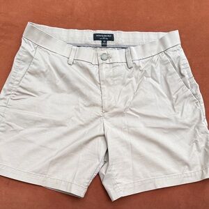 Banana Republic Men's Cream Flat Front Shorts